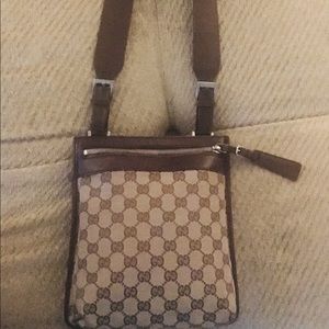 Vintage crossbody Gucci bag
